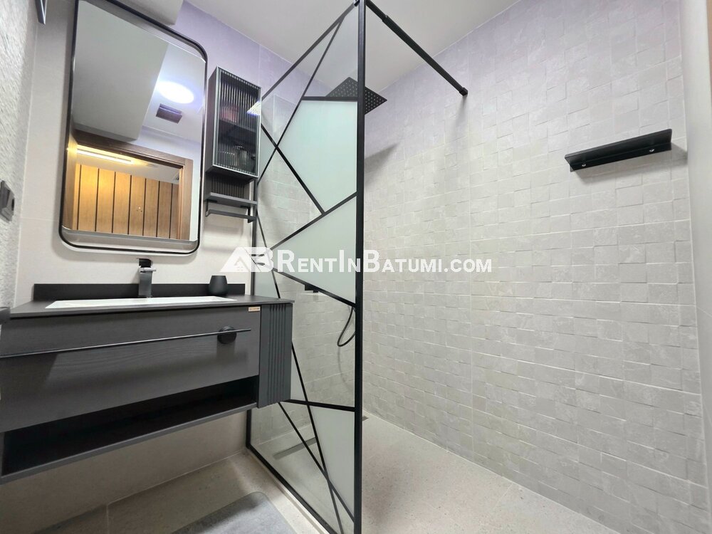 Квартира 1+1 в Alliance Privilege Батуми – вид на море и парк