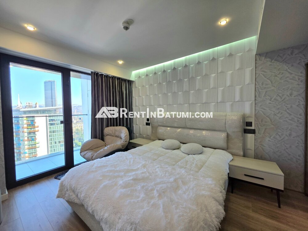 Квартира 1+1 в Alliance Privilege Батуми – вид на море и парк