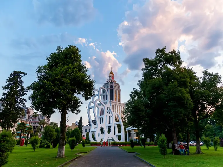 Долгосрочная аренда квартиры рядом с парком 6 Мая в Батуми